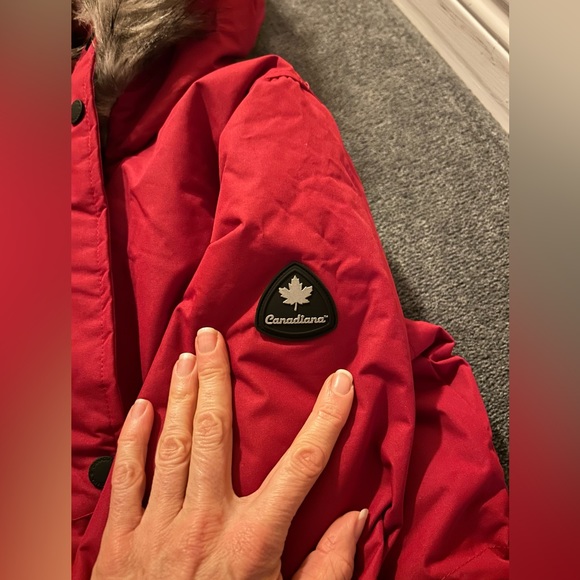 Girls Canadiana winter jacket - new - Picture 6 of 6